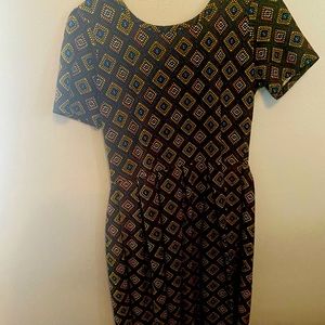 Knee length dress, zipper back, WITH POCKETS!